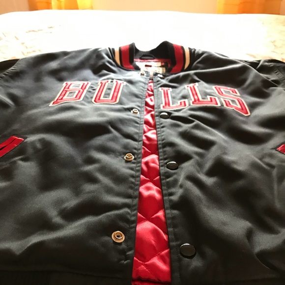 mitchell and ness bulls jacket